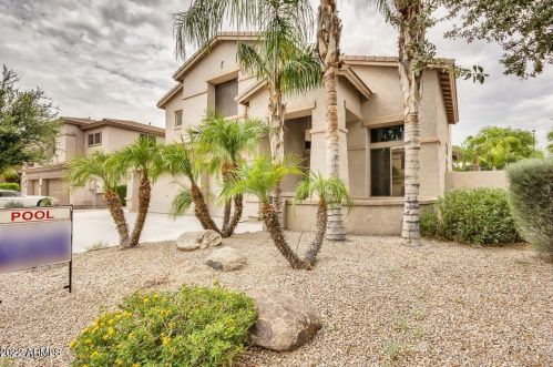 5856 Robins Way, Chandler AZ  85249-3646 exterior