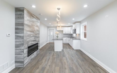 5009 Lavergne Ave, Chicago IL 60638-5831 exterior