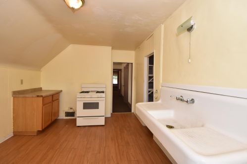 1043 31, Milwaukee WI 53215-2133 exterior