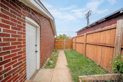 5721 Goener Ave, Saint Louis MO 63116-2234 exterior