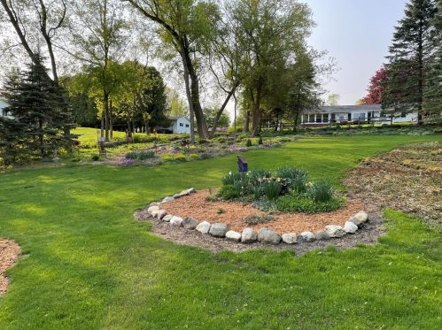 314 Micarl Ct, Manitowoc, WI 54220-8328