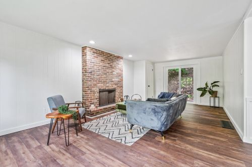 2302 Marbury Rd, Pittsburgh PA  15221-3670 exterior