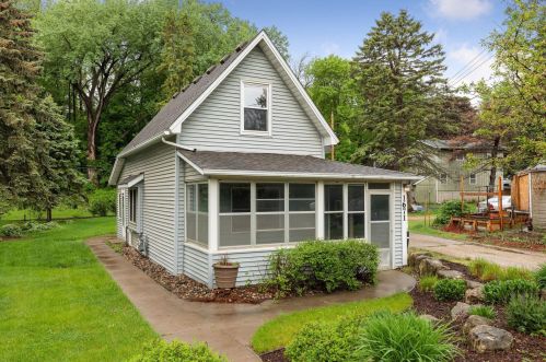 1671 Willis Ave, South Saint Paul, MN 55075-1059