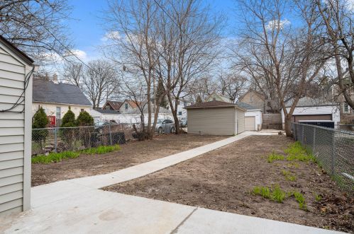 2540 Booth St, Milwaukee WI 53212-2907 exterior