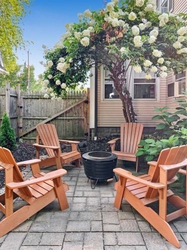 132 Maple Rd, Springfield MA 01106-3104 exterior