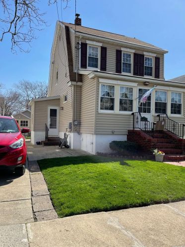 113 Cambridge St, Valley Stream NY 11581-1834 exterior