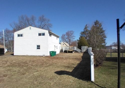 23 Dixie Ter, Chicopee MA 01020-2918 exterior