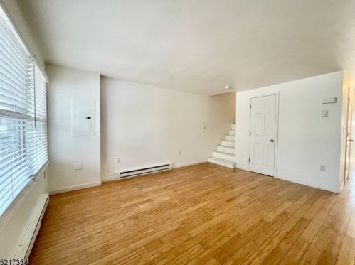 8 13th St, Newark NJ  07107-1506 exterior