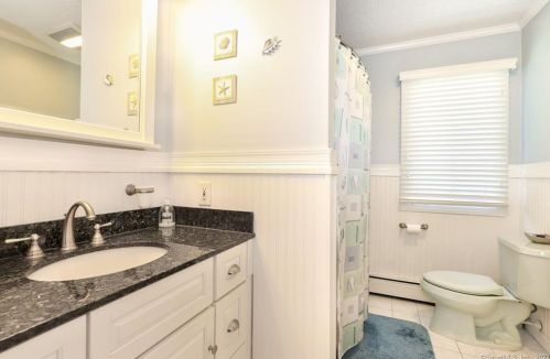 41 Brockett Farm Rd, North Haven CT 06473-3583 exterior