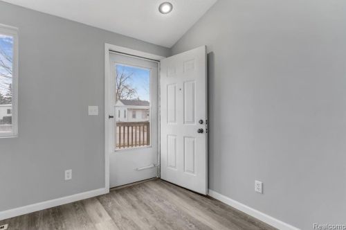 332 Elm St, Lake Nepessing, MI 48446-2527