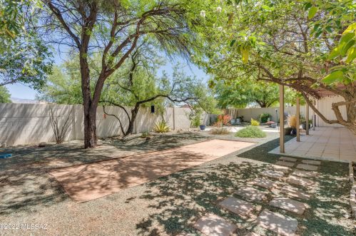 7431 Ln Cienega Dr, Tucson AZ 85712-1423 exterior