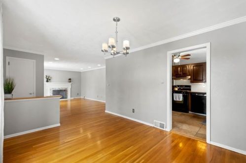 841 Macarthur Dr, Pittsburgh PA 15228-1703 exterior