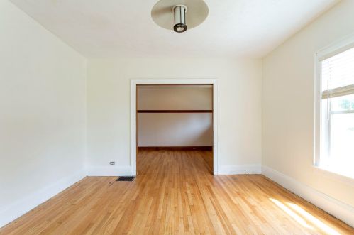 1000 Tamarack Ave, Grand Rapids MI 49504-3038 exterior