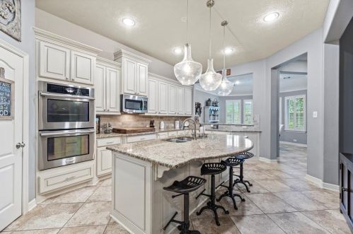 27514 Knox Prairie Ln, Fulshear TX 77441-1148 exterior