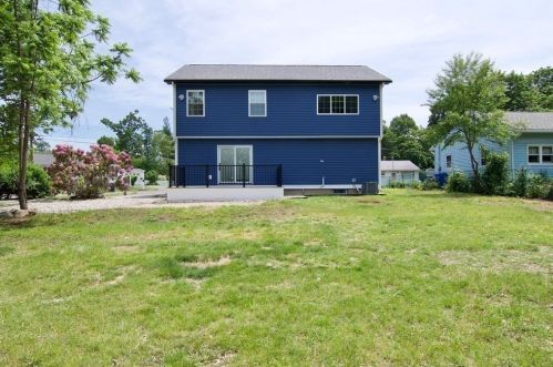 75 Rochford Cir, Springfield MA  01128-1024 exterior