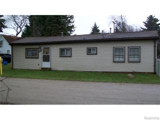 7226 Dogwood Rd, Lexington, MI 48450-8995
