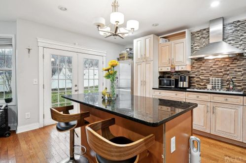 19 Richmond Rd, Edison NJ  08817-4037 exterior