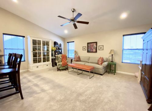 554 Oak Mdw Dr, Middlevle MI 49333-8478 exterior