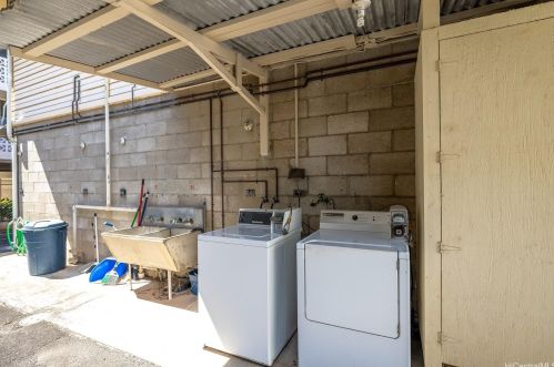 2014 Fern St, Honolulu HI 96826-4140 exterior