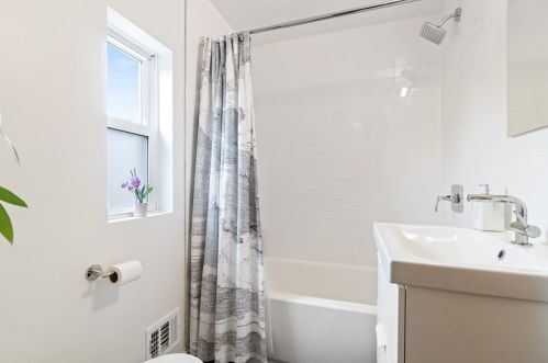 7205 Mcclure Ave, Pittsburgh PA  15218-2307 exterior