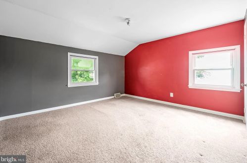 253 Luff Ln, Warminster PA 18974-5272 exterior