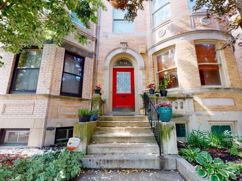 1734 Beacon St, Brookline, MA 02445-2124