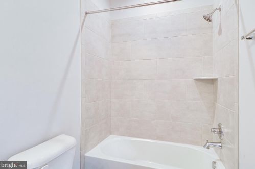 6208 Kellogg Dr, Mc Lean VA  22101-3121 exterior