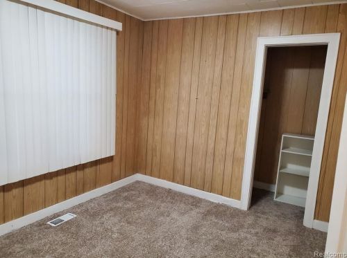 18033 Hanna St, Melvindale MI  48122-1422 exterior