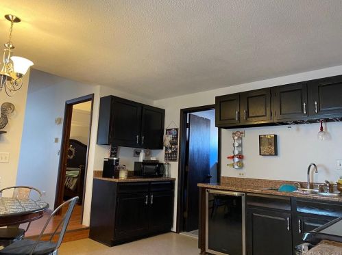 98 Greenwood St, New Britain CT 06051-3326 exterior