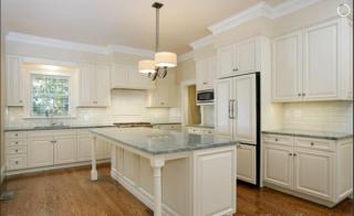 17 Manchester Rd, Brookline MA  02446-6014 exterior