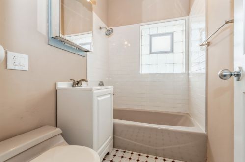 1920 Norwood St, Chicago IL  60660-2261 exterior