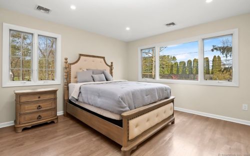 42 Kings Hwy, Westport CT  06880-4710 exterior