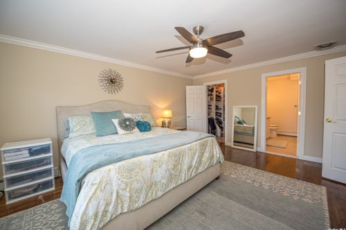 60 Buttonwood Dr, Huntington Station NY 11746-4803 exterior