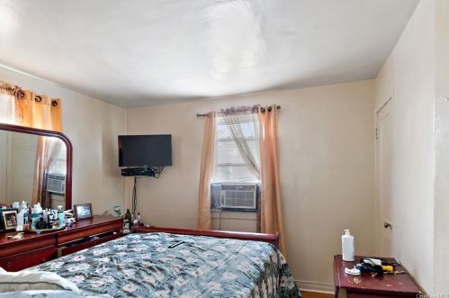 4140 Murdock Ave, Bronx NY 10466-2114 exterior