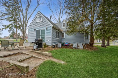 4810 Hilltop Dr, Bull Valley IL 60097-8328 exterior