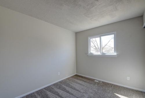 6848 3 Ave, Gary IN 46406-0015 exterior