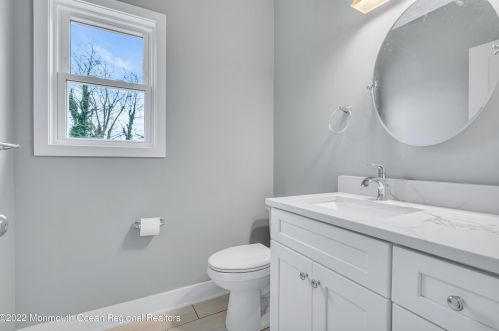 16 John St, Old Bridge NJ 08857-1705 exterior