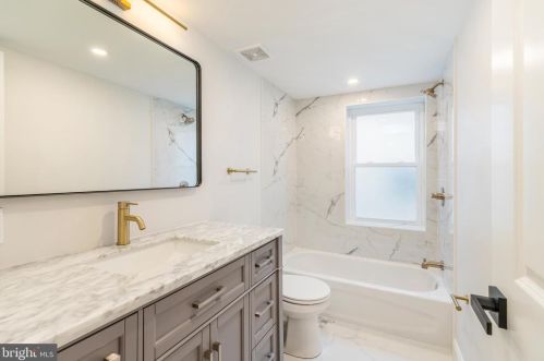 2233 Cedar St, Philadelphia PA  19125-2909 exterior