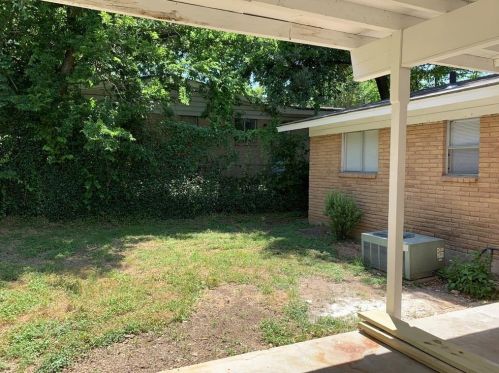 1911 Fairlawn Ln, Austin TX 78704-3621 exterior