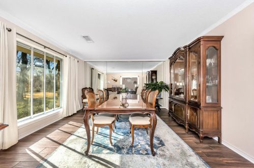 1909 Grn Oaks Dr, Irving TX 75061-2138 exterior