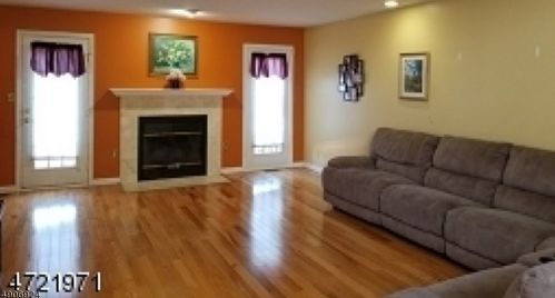 2102 Vroom Dr, Bridgewater NJ  08807-7003 exterior