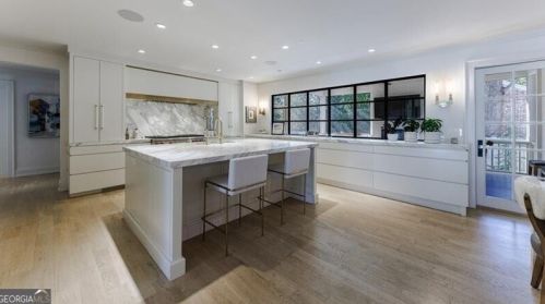 2312 Montview Dr, Atlanta GA 30305-4071 exterior