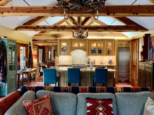 5808 Beacon Dr, Austin TX 78734-1416 exterior