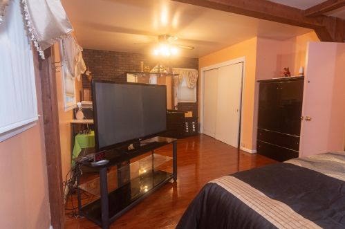 8236 37, Milwaukee WI 53210-3047 exterior