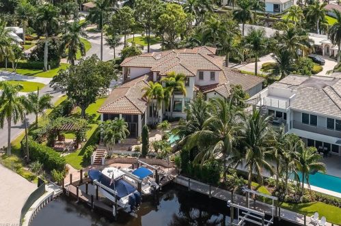 1801 Kingfish Rd, Naples, FL 34102-1550