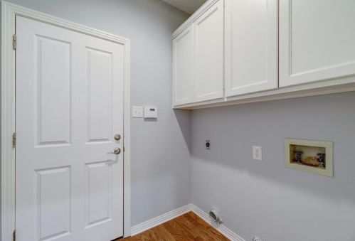 5406 Courtyard Dr, Austin TX 78730-5015 exterior