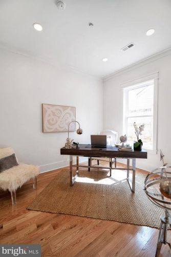 102 Ritchie Ave, Silver Spring MD  20910-5112 exterior