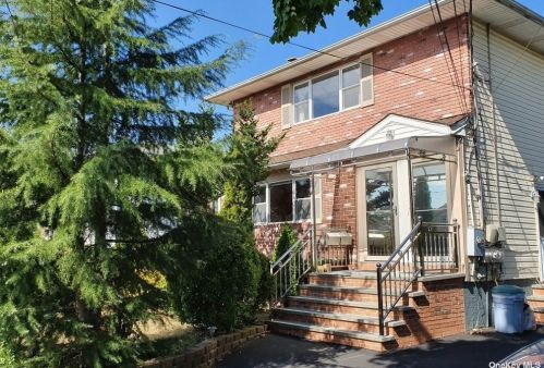 134 Calvert Ave, Babylon, NY 11704-6309