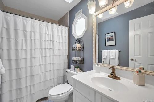 51 Oak Hl Rd, Middletown NY 10941-1366 exterior