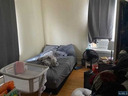 55 Clinton Pl, East Rutherford NJ 07073-1323 exterior